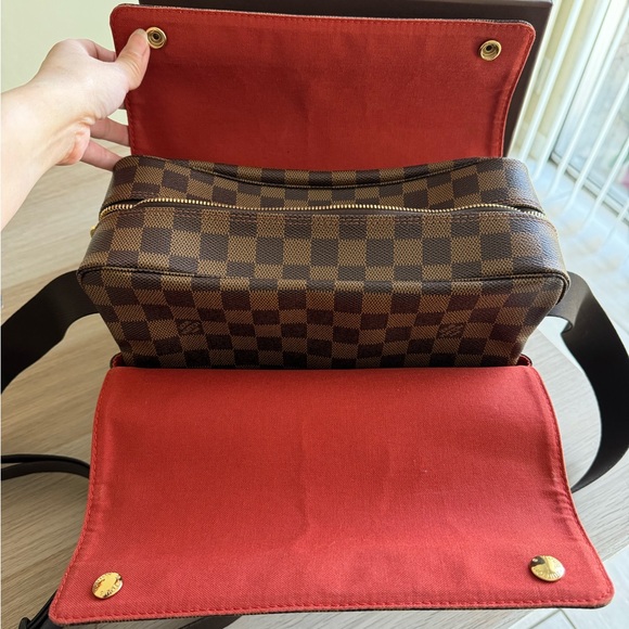 LOUIS VUITTON DAMIER EBENE NAVIGLIO MESSENGER BAG - Picture 3 of 6